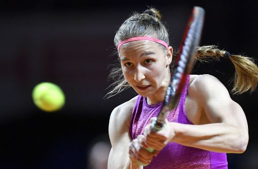 Tamara Korpatsch im Match gegen Carla Suarez Navarro beim Porsche Tennis Grand Prix in Stuttgart. Foto: AFP