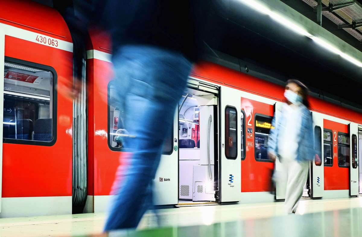 Der Verband Region Stuttgart ist für die S-Bahn verantwortlich – und muss sich deshalb mit christlichen Werbebotschaften befassen. Foto: imago/Max Kovalenko