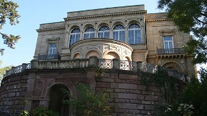 Die Villa Berg - einst ließ sie ein verliebter Kronprinz Karl für seine russische Frau Olga errichten. Foto: the