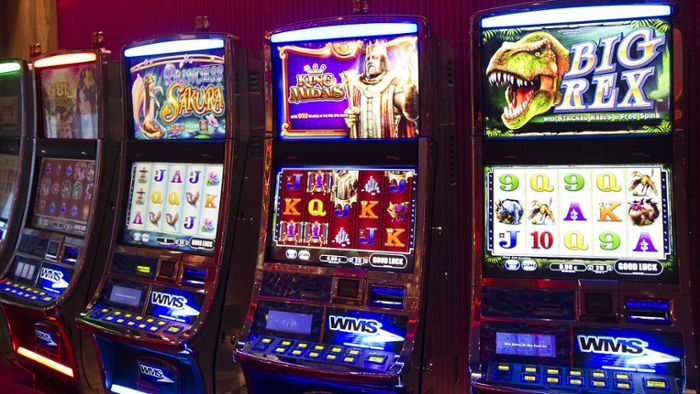 Unbekannter erbeutet mehrere tausend Euro aus Spielautomaten