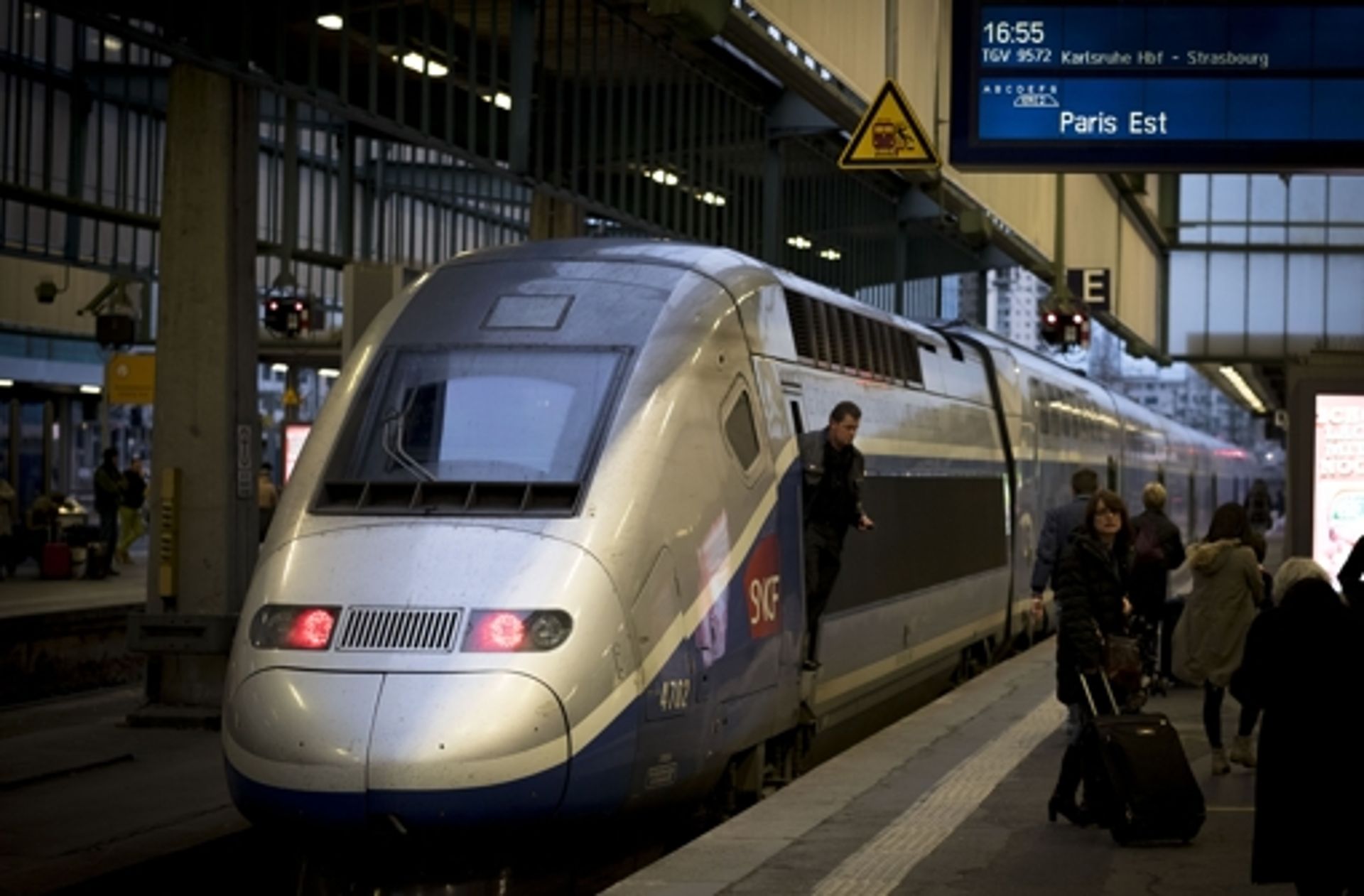 Ortenaukreis: TGV-Zug rammt Auto von 70-Jährigem - Baden-Württemberg