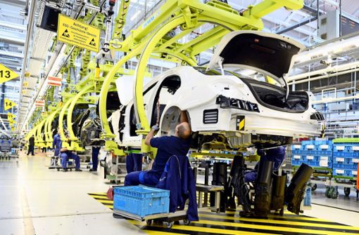 Die gute Weltkonjunktur spüren auch die Mitarbeiter der deutschen Automobilindustrie. Foto: dpa