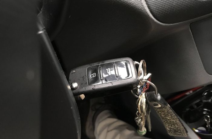 Stuttgart-Ost: Mann lässt Schlüssel stecken – Autodieb schlägt zu