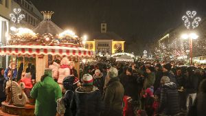 Am Abend herrschte dichtes Gedränge auf dem Weihnachtsmarkt in Sindelfingen. Foto: factum/Granville