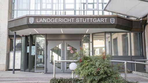Die Jugendlichen müssen sich vor dem Stuttgarter Landgericht verantworten. Foto: IMAGO/TOBIAS STEINMAURER
