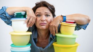 Verzweifelte Hausfrau: Annette Mayer in einer humorvollen Solo-Komödie. Foto: Peter Jagusch/Peter Jagusch