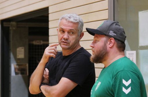 Endlich wieder für das selbe Handball-Team im Einsatz: TSF-Trainer Almir Mekic (li.) und der sportliche Leiter  David Thomitzni. Foto: Andreas Gorr
