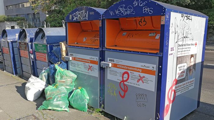 Kleidersammler kämpfen gegen illegalen Müll