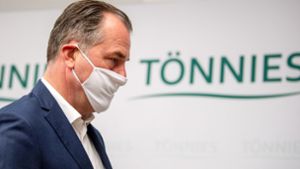 Clemens Tönnies steht nach den mehr als 1000 Corona-Fällen in seiner Fabrik in der Kritik. Foto: dpa/David Inderlied