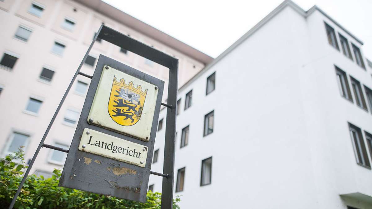 Wohnungsbrand in Benningen: Angeklagter bestreitet  Schuld