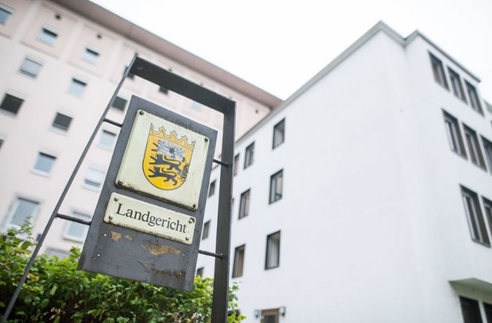 Wohnungsbrand in Benningen: Angeklagter bestreitet  Schuld