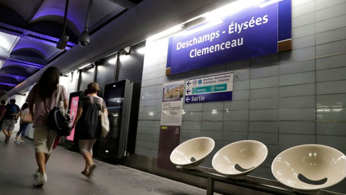 VfB-Star Benjamin Pavard mit eigener Metro-Station in Paris