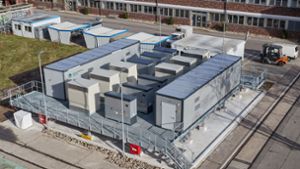Eine Kleinkraftwerksbatterie einer neuen Technologie von Bosch am Heilbronner EnBW-Standort. Foto: Bosch