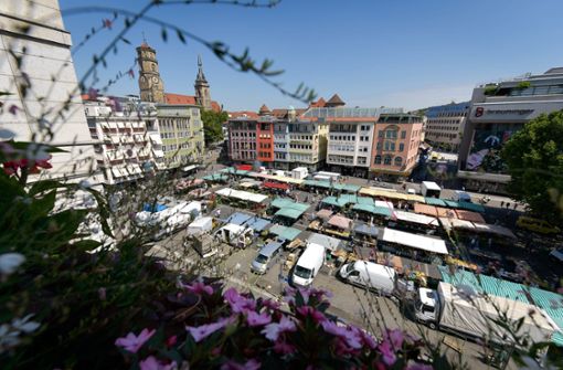 Der Blick aus dem Rathaus auf den Stuttgarter Marktplatz. Foto: Lichtgut/Max Kovalenko