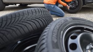 Diebe stehlen Hunderte Reifen