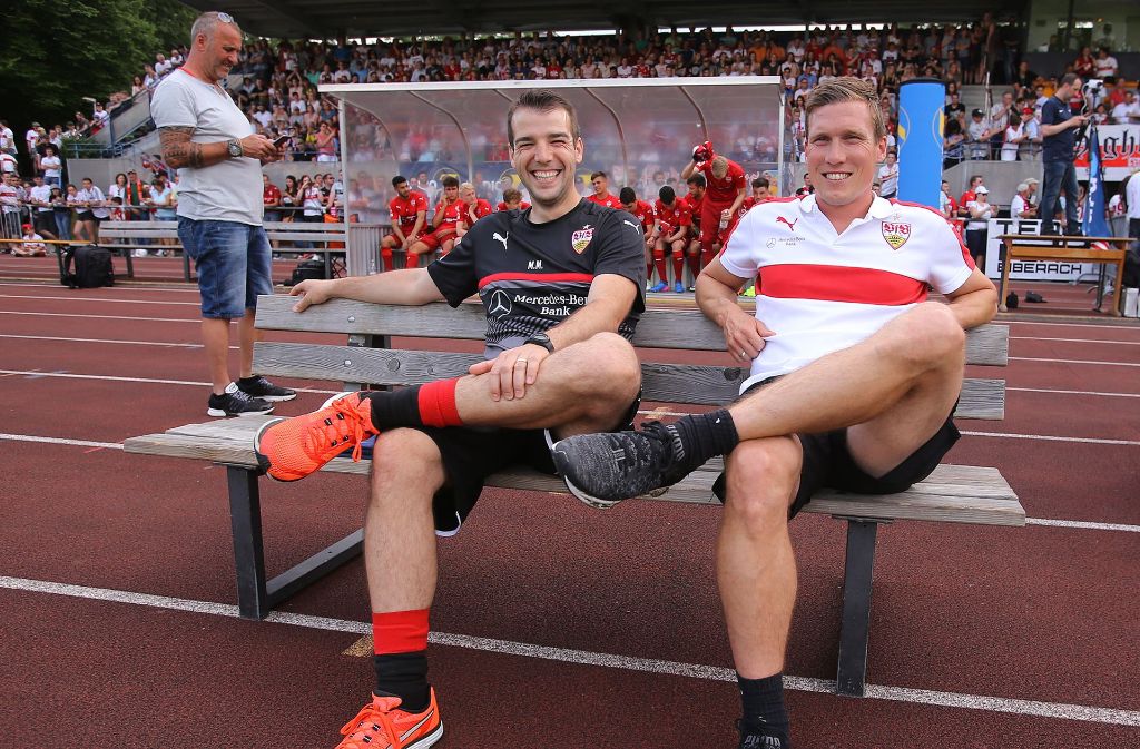 Entspannte Stimmung vor dem Spiel: Co-Trainer Miguel Moreira (links) und Trainer Hannes Wolf.