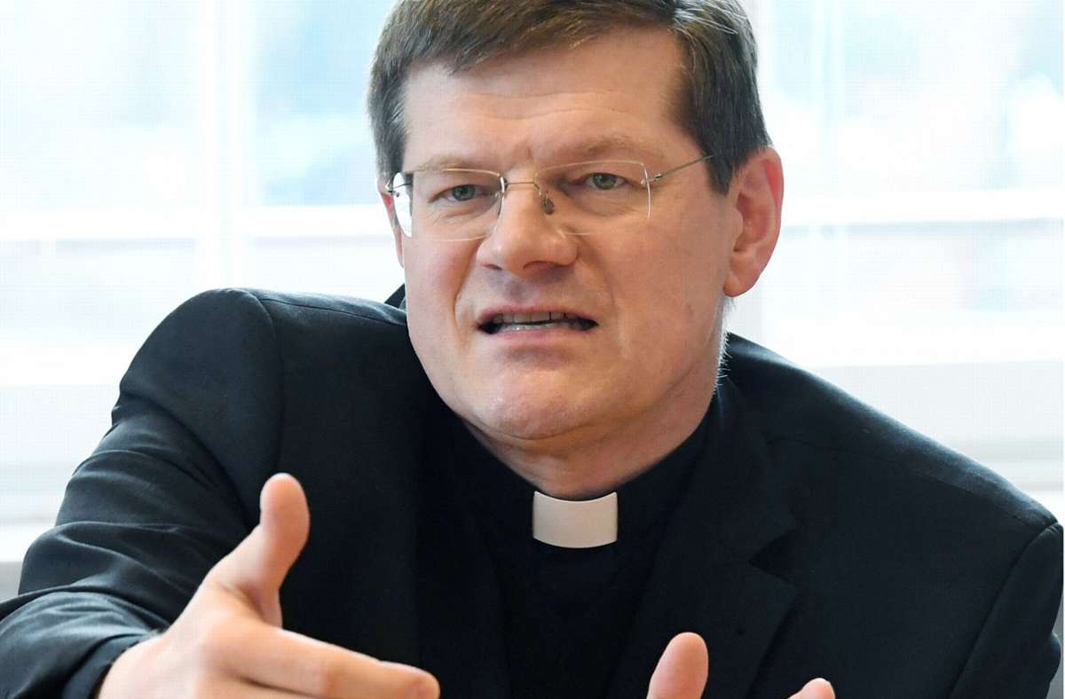 Der Erzbischof Stephan Burger sieht die moralische Verantwortung für die Kündigung nicht bei der Kirche. Foto: dpa/Uli Deck