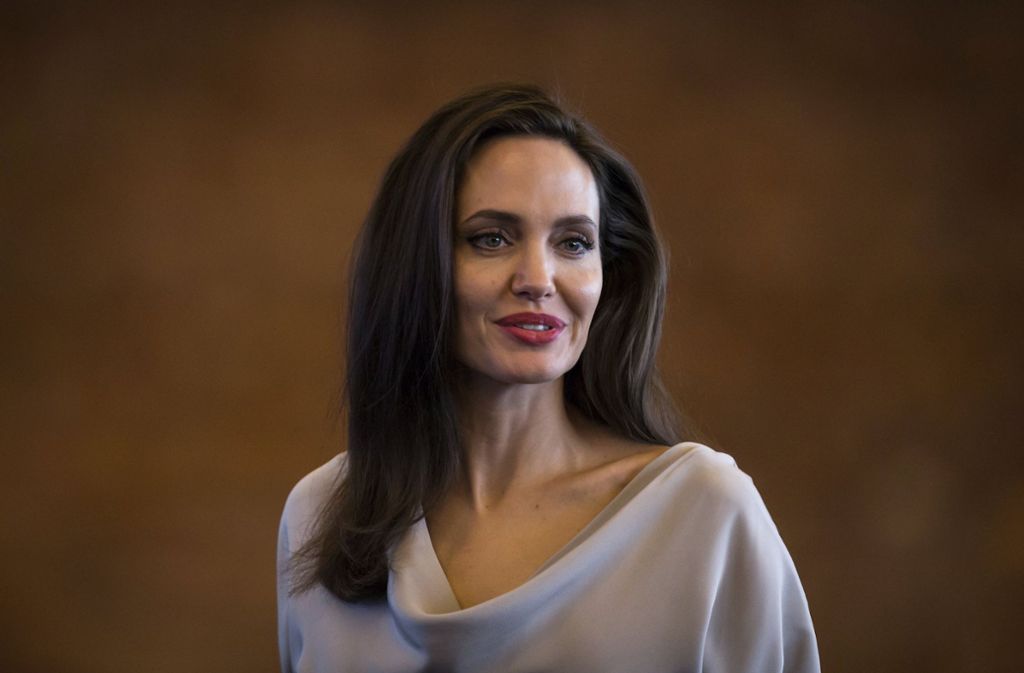 Hat in einem offenen Brief an ihre verstorbene Mutter erinnert: die US-Schauspielerin Angelina Jolie (44) Foto: dpa/Darryl Dyck