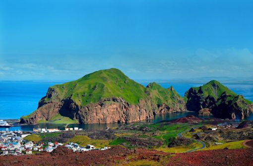 1973 brach auf der Insel Heimaey ein Vulkan aus. Die Insel konnte binnen weniger Stunden evakuiert werden, sodass niemand ernsthaft zu Schaden kam. Foto: imago images/homocosmicos/homocosmicos via www.imago-image