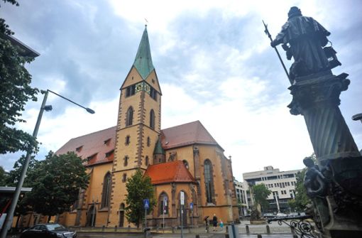 Die evangelische Leonhardskirche in der Stadtmitte soll in eine Veranstaltungskirche umgebaut werden. Foto: Lichtgut/Max Kovalenko