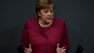 Bundeskanzlerin Angela Merkel (CDU) hat die geplante Notbremse mit der nächtlichen Ausgangssperre zur Bekämpfung der Corona-Pandemie gegen Kritik verteidigt. Foto: AFP/TOBIAS SCHWARZ