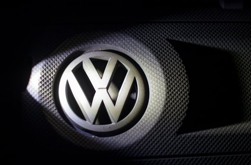 Derzeit eine Marke im Schatten: Der VW-Skandal ist noch nicht im Griff. Foto: dpa