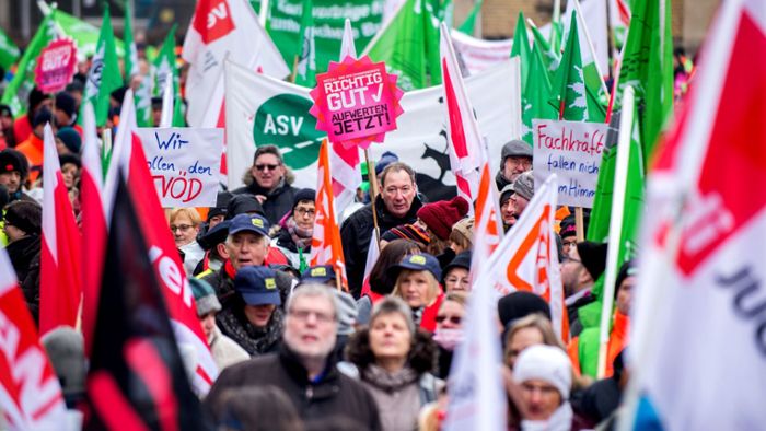 Gewerkschaften erhöhen den Druck im Tarifkonflikt