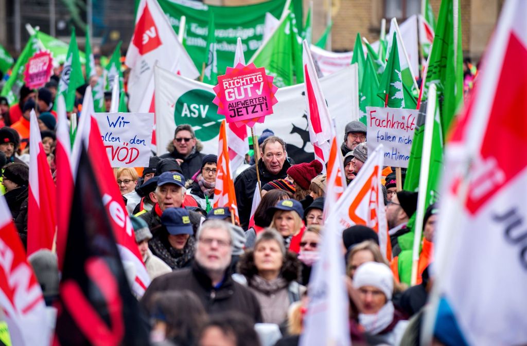Die Gewerkschaften erhöhen mit Warnstreiks und Protesten in Baden-Württemberg den Druck im Tarifkonflikt des öffentlichen Dienstes. Foto: dpa
