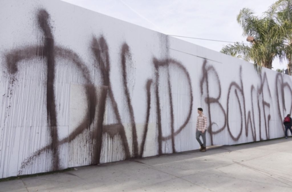 In Hollywood sprühten Fans den Namen des Künstlers an eine Wand.
