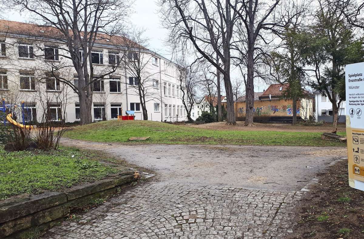 Die Spielfläche auf dem Alten Friedhof an der Enzstraße soll erneuert werden. 555 000 Euro stehen für die Maßnahme zur Verfügung. Foto: /Edgar Rehberger