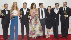 Der Braking Bad-Cast freut sich über seine Emmys. Foto: dpa