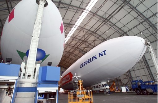 Produktion der Zeppelin-Luftschiffe in Friedrichshafen. Um abzuheben brauchen die „Zigarren“ große Mengen des sehr leichten Gases. Dieses wird aber immer teurer. Foto: dpa