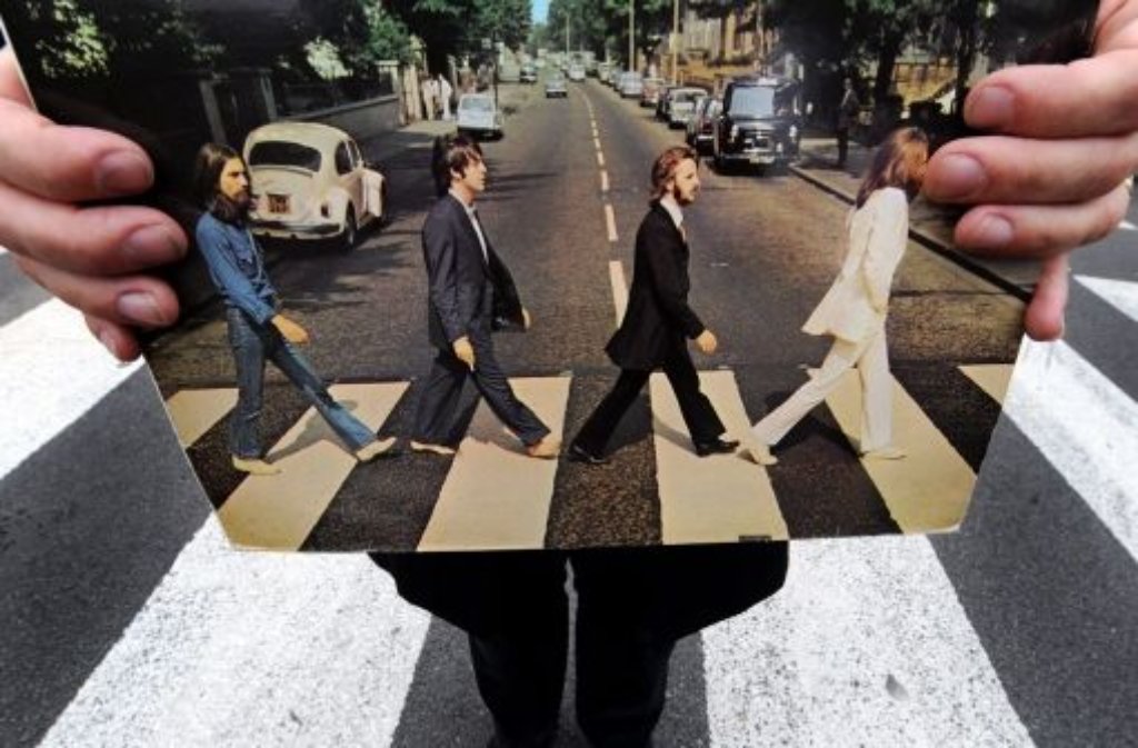 Here Comes The SunWurde von George Harrison komponiert und 1969 auf dem Album Abbey Road veröffentlicht: hier gehts zur Hörprobe.