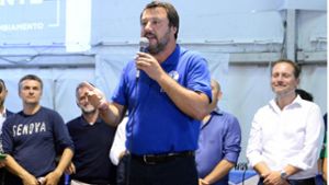 Innenminister Salvini spricht vor seinen Anhängern. Foto: ANSA
