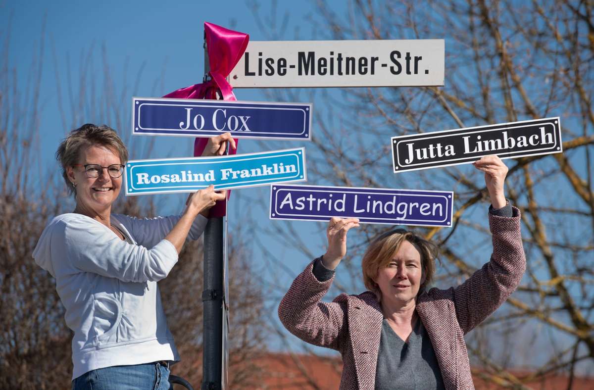 Ein Zeichen setzen: Claudia Immenschuh und Birgit Hamm . . .