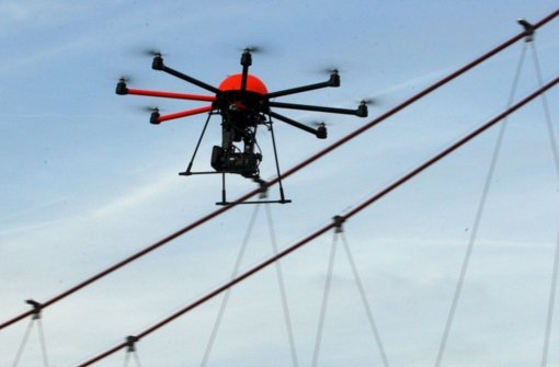 Drohnen kommen mittlerweile in vielen Bereichen zum Einsatz zum Beispiel beim Militär, für Filmaufnahmen oder als Transportmittel. Foto: dpa