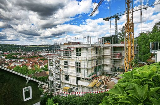 Auch wenn gebaut wird, ist die Wohnungsnot in Esslingen weiter  groß. Foto:  
