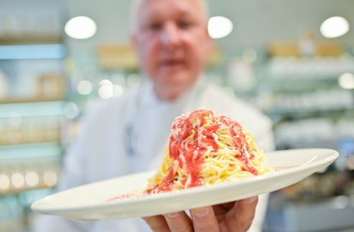 Wie Nudeln mit Tomatensoße sollte das heutige Kult-Eis aussehen, sagt Erfinder Dario Fontanella. Foto: dpa