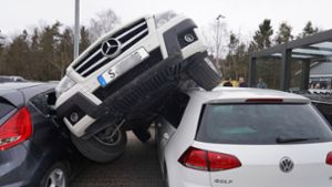 Der Fahrer hatte bei dem Unfall in Leonberg laut Polizei das Gaspedal mit der Bremse verwechselt. Foto: Fotoagentur-Stuttgart/Andreas Rosar