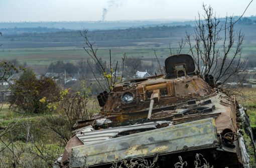 Ein zerstörter russischer Schützenpanzer BMP-2  nahe des Städtchens Ivanivka im Südosten der Ukraine: Wird Deutschland zum Kriegsgegner Russlands, weil es der Ukraine Panzer liefert? Foto: Imago//Celestino Arce Lavin