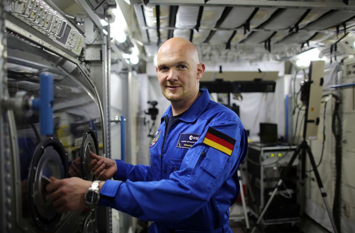 Alexander Gerst war 2014 und 2018 der bislang letzte Deutsche im All – beide Male auf der ISS, zusammengerechnet fast ein Jahr lang. Seine Videos und Tweets zeigten das Leben im Weltraum hautnah und machen ihn bis heute zu einem All-Star in den sozialen Netzwerken.