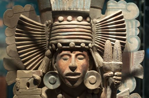 Können Objekte wie diese Figur aus der Azteken-Ausstellung des Linden-Museums Gespräche über Zusammenleben und Menschenrechte anstoßen? Foto: Lichtgut/Leif Piechowski