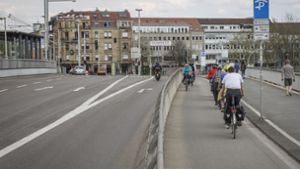 Grüne fordern mehr Radspuren und Fußwege