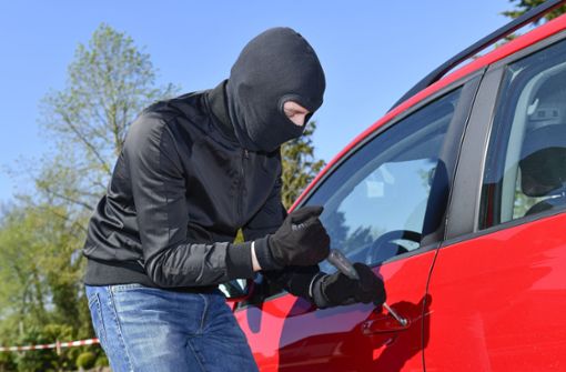 Preislich hochwertige Autos sollen die Angeklagten von zwölf Autohäusern in ganz Süddeutschland gestohlen haben. Foto: Imago / Schöning