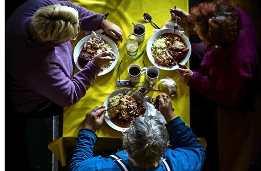 Ein warmes Essen: Für viele Vesperkirchenbesucher nicht selbstverständlich. Foto: Lichtgut/Max Kovalenko
