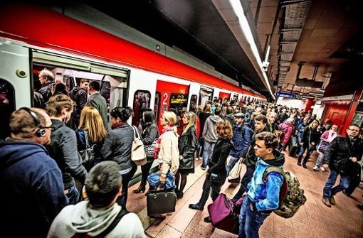 Bei den S-Bahnen (wie hier am Hauptbahnhof) kommt es zu oft zu Verspätungen – mit ETCS soll das besser werden. Foto: Lichtgut/Leif Piechowski