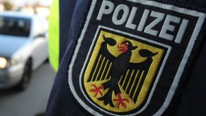 Ein 33-Jähriger ist aus der Schweiz nach Deutschland ausgeliefert worden (Symbolfoto). Foto: picture alliance / dpa/Patrick Seeger
