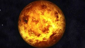 Venus spielt jetzt ihre Rolle als Abendstern