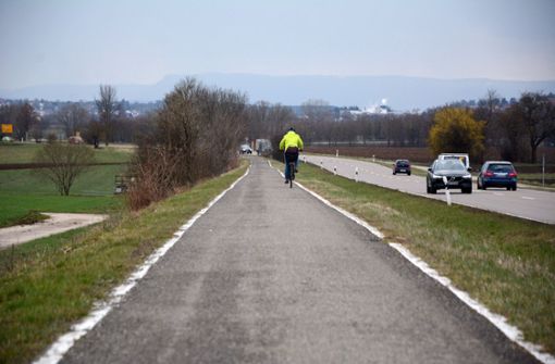 Auf der einstigen Gleisverbindung verkehren heute Zweiradfahrer. Foto: Philipp Braitinger