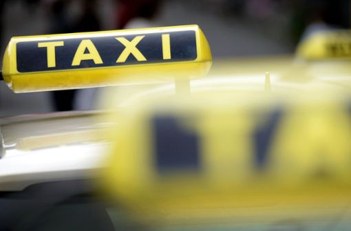 Ein Unbekannter hat in Bad Cannstatt einen Taxifahrer geschlagen. Foto: dpa/Henning Kaiser